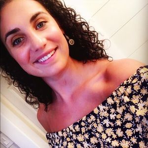 Meet your Posher, Elyse